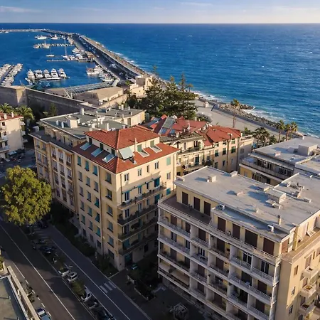 Casa Di Danilo Due Passi Dal Mare アパート サンレモ